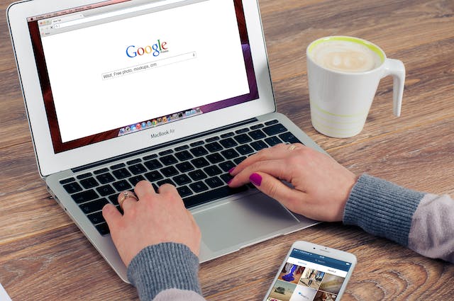 Come non far comparire il proprio nome su Google?